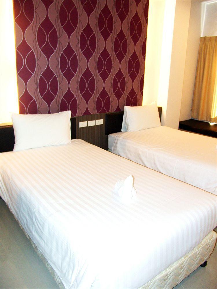 Chill Patong Hotel Экстерьер фото