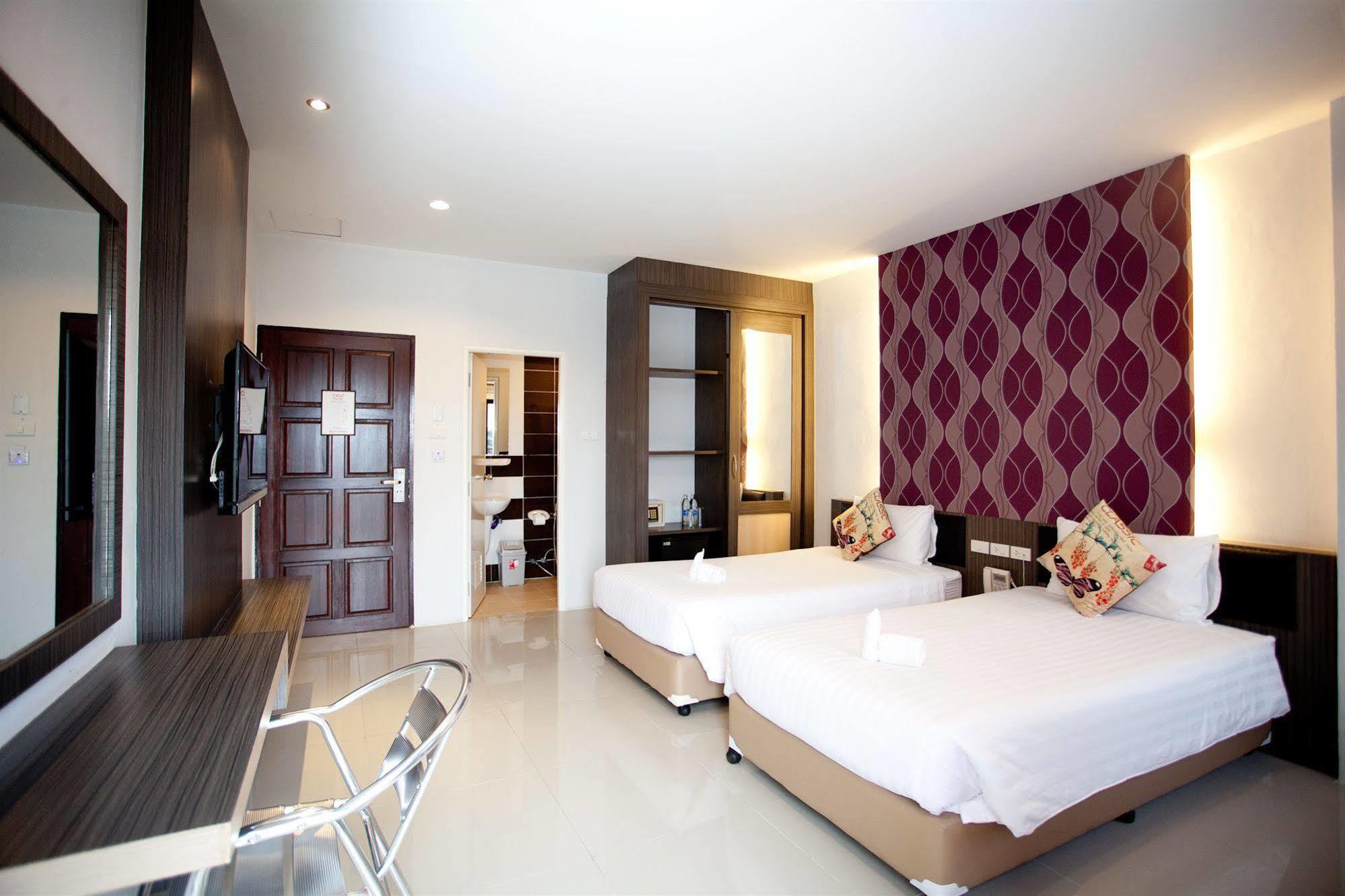 Chill Patong Hotel Экстерьер фото