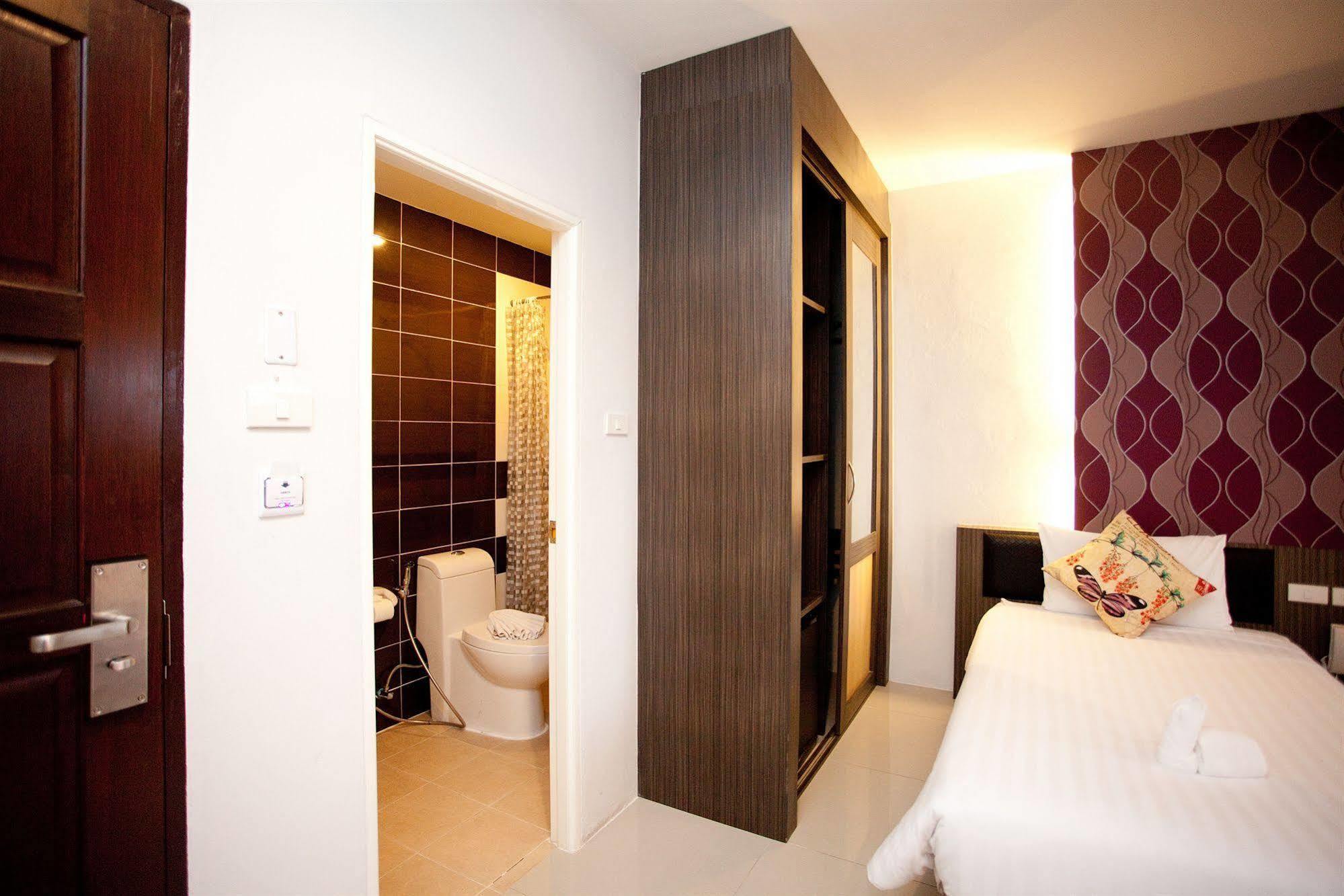 Chill Patong Hotel Экстерьер фото